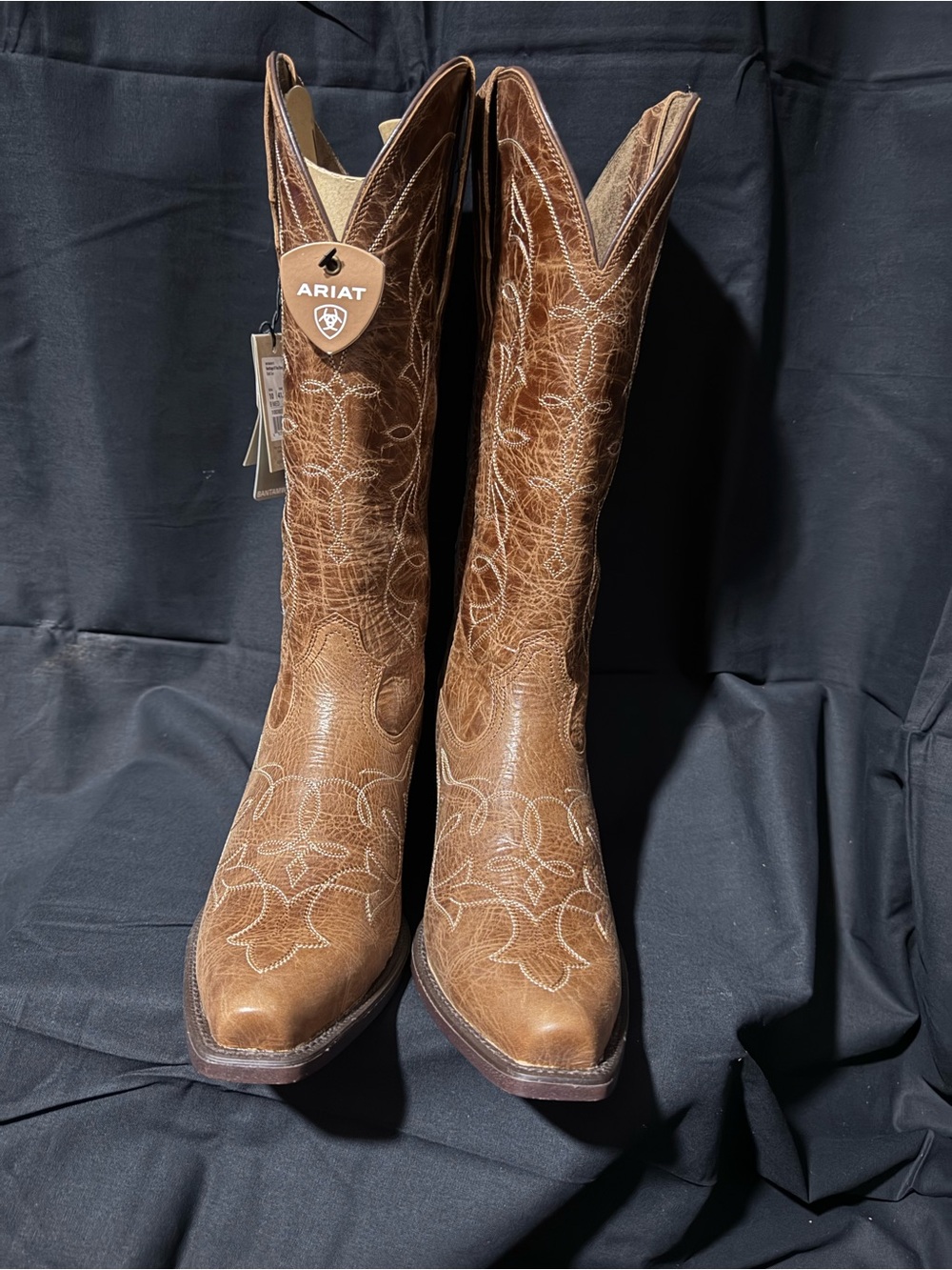 ARIAT Women’s Heritage D toe stretch fit cowboy boots MINT CONDITION!! - Picture 11 of 14